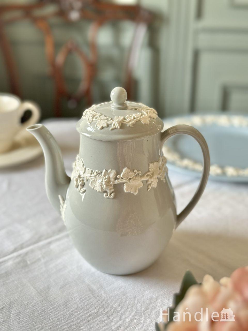 英国ウェジウッド社の可愛いティーポット、クイーンズウェアの