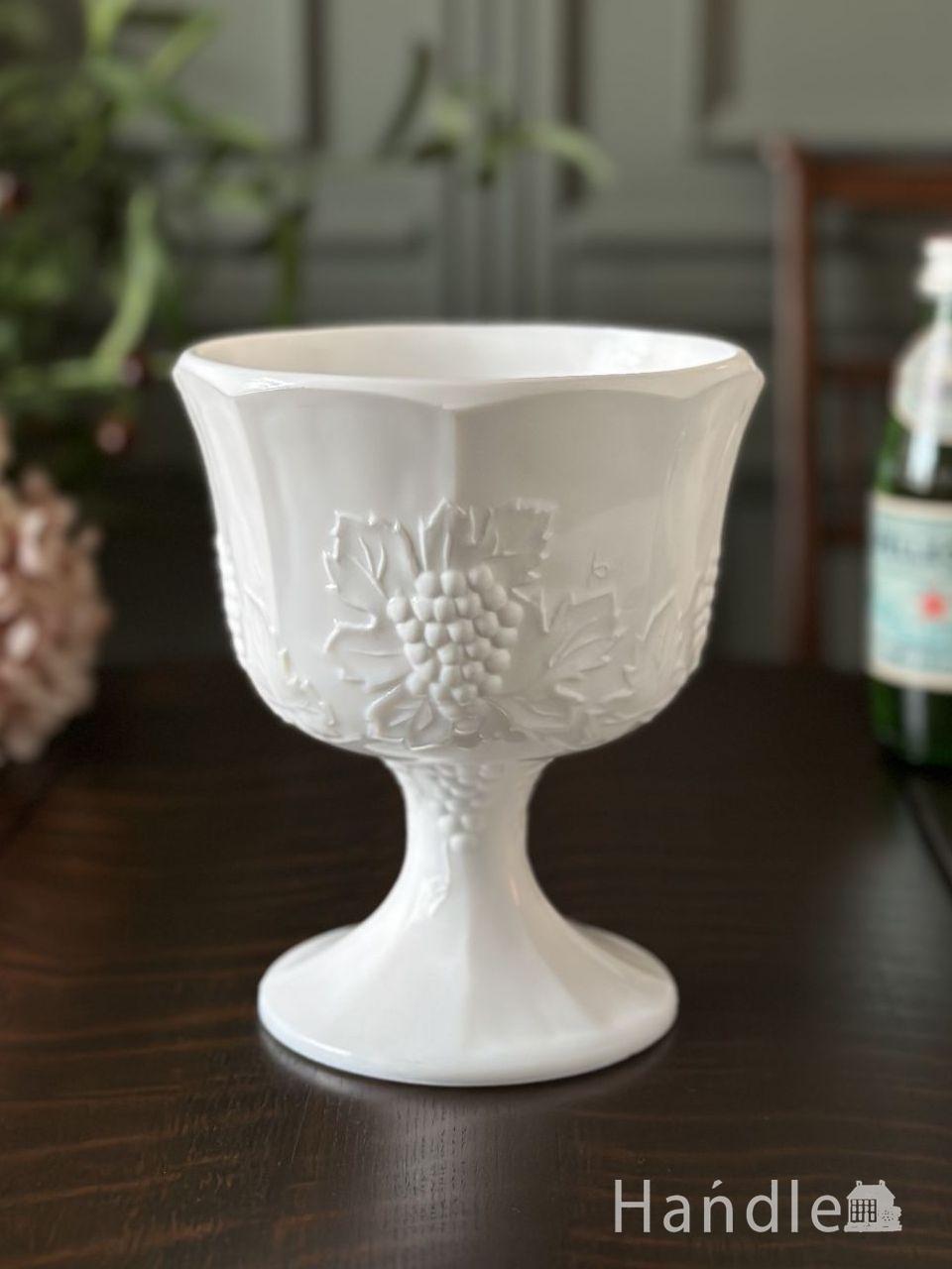 ダブルハンドルのおしゃれなアンティークグラス、プレスドグラスの