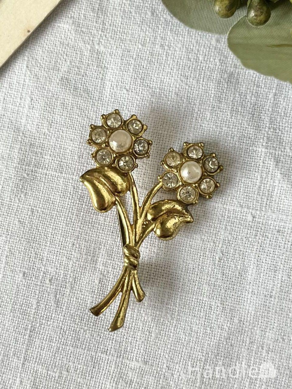 英国で愛されるあざみのモチーフのアクセサリー、アンティークの