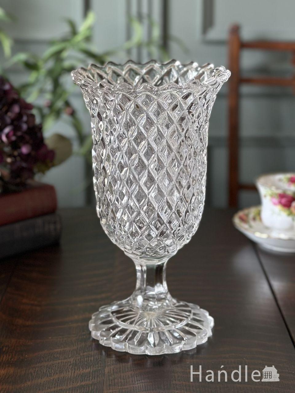 英国アンティークのフラワーベース、シルバープレートの花留め付き花器