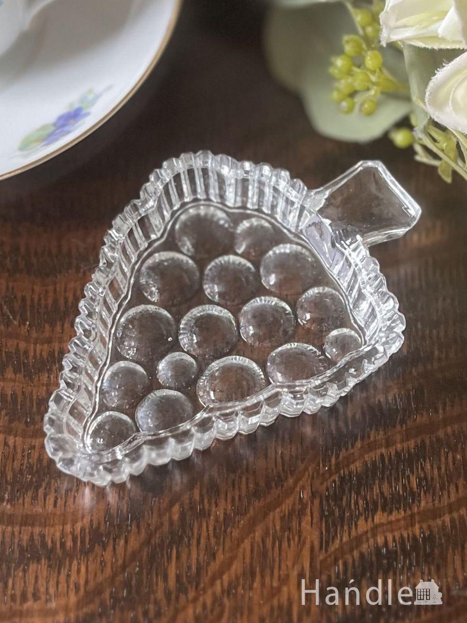 フランスから届いたリモージュのアンティークプレート、Theodore