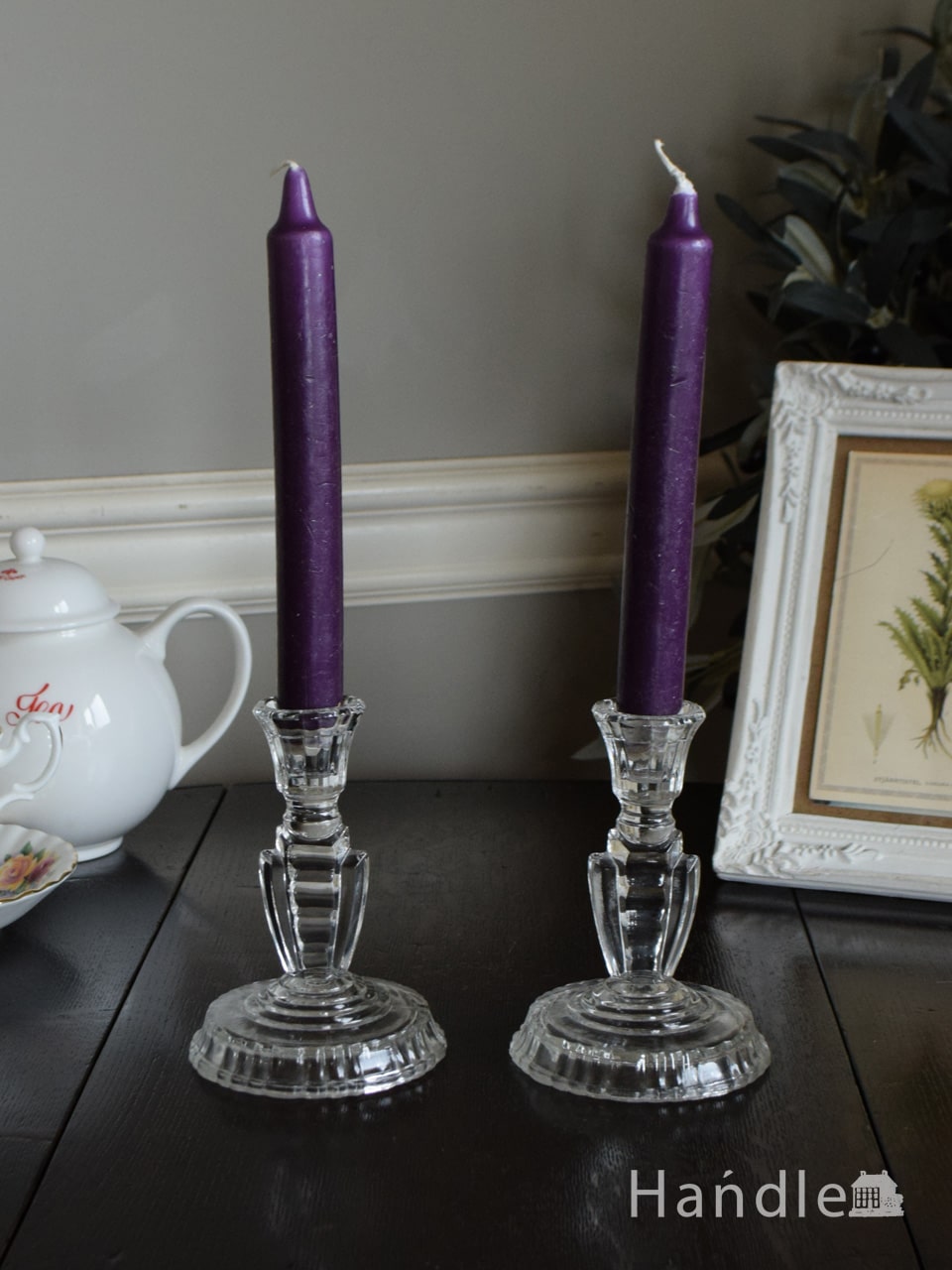 イギリスから届いた美しいロウソク立て、アンティークガラスの