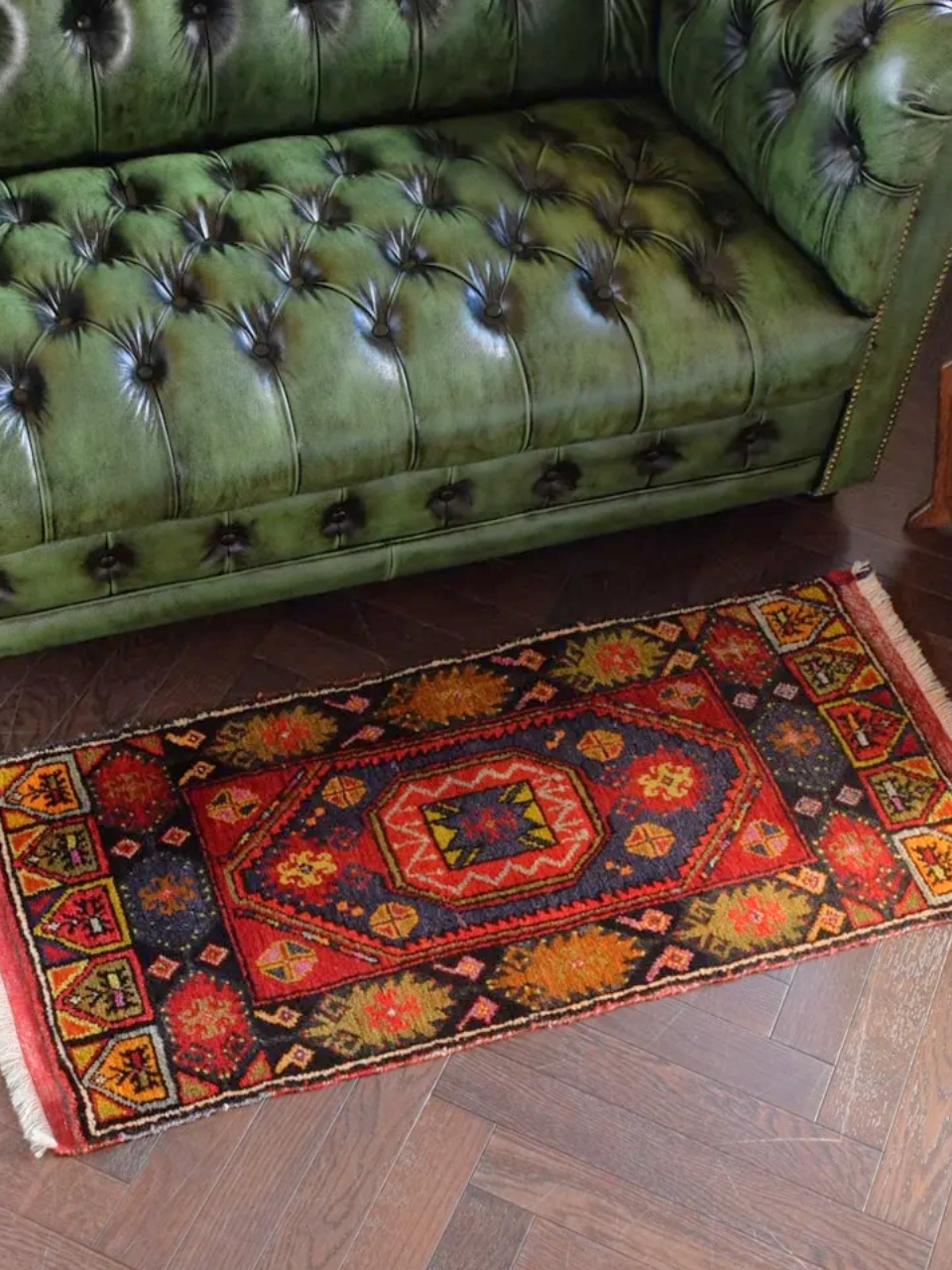 美しい色に変化したトライバルラグ、ミフラーブ×ランプの模様の