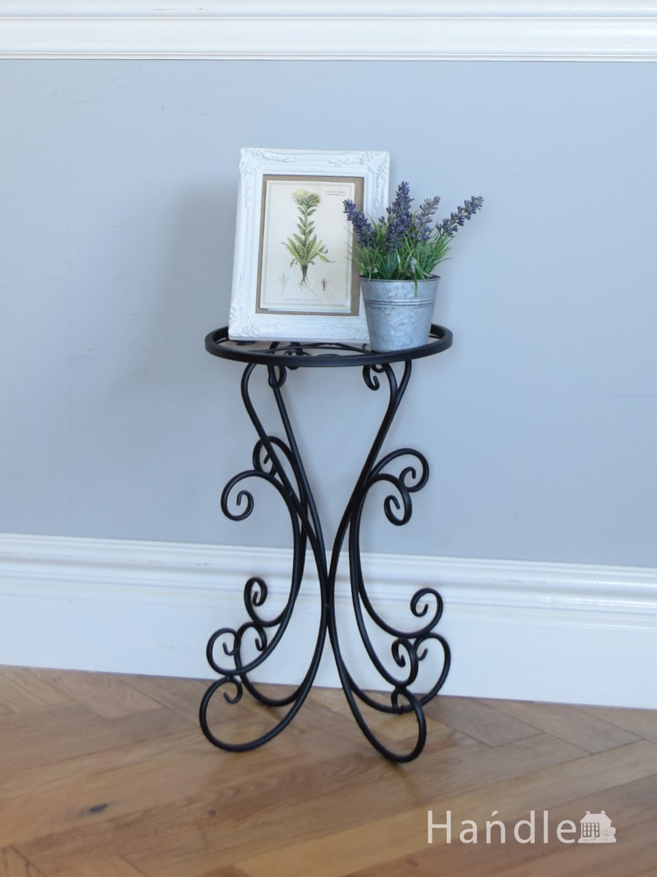 フレンチアンティーク調のおしゃれな花台、曲線ラインがステキな