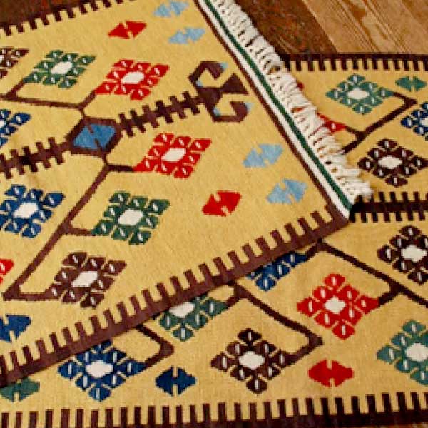 キリムとは？幾何学模様がおしゃれな手織りラグの魅力【公式