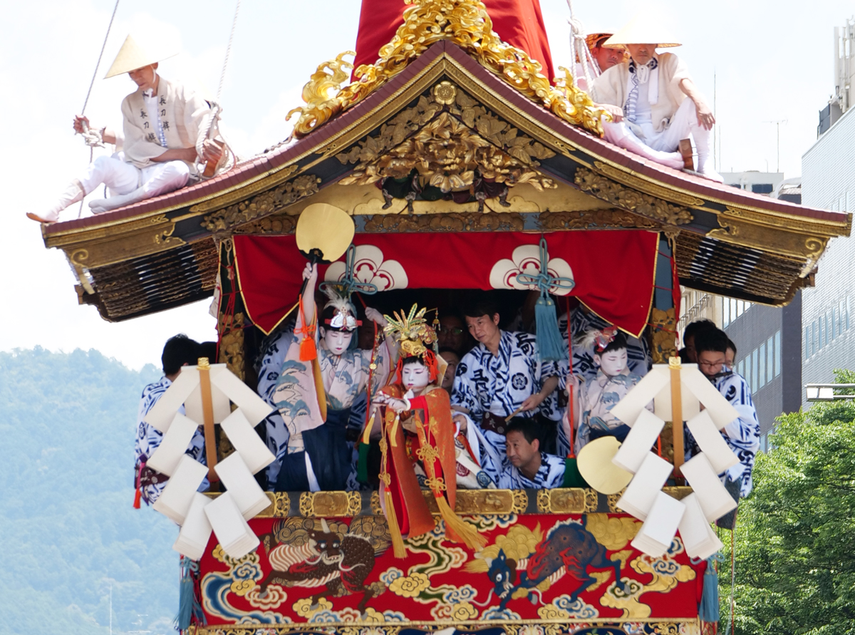 長刀鉾】「くじ取らず」で先頭を行く山鉾の代表格 | ハンケイ京都新聞