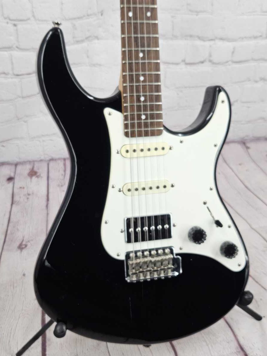 Yamaha Stratocaster EG-112, HSS - Hank's Guitar Shop