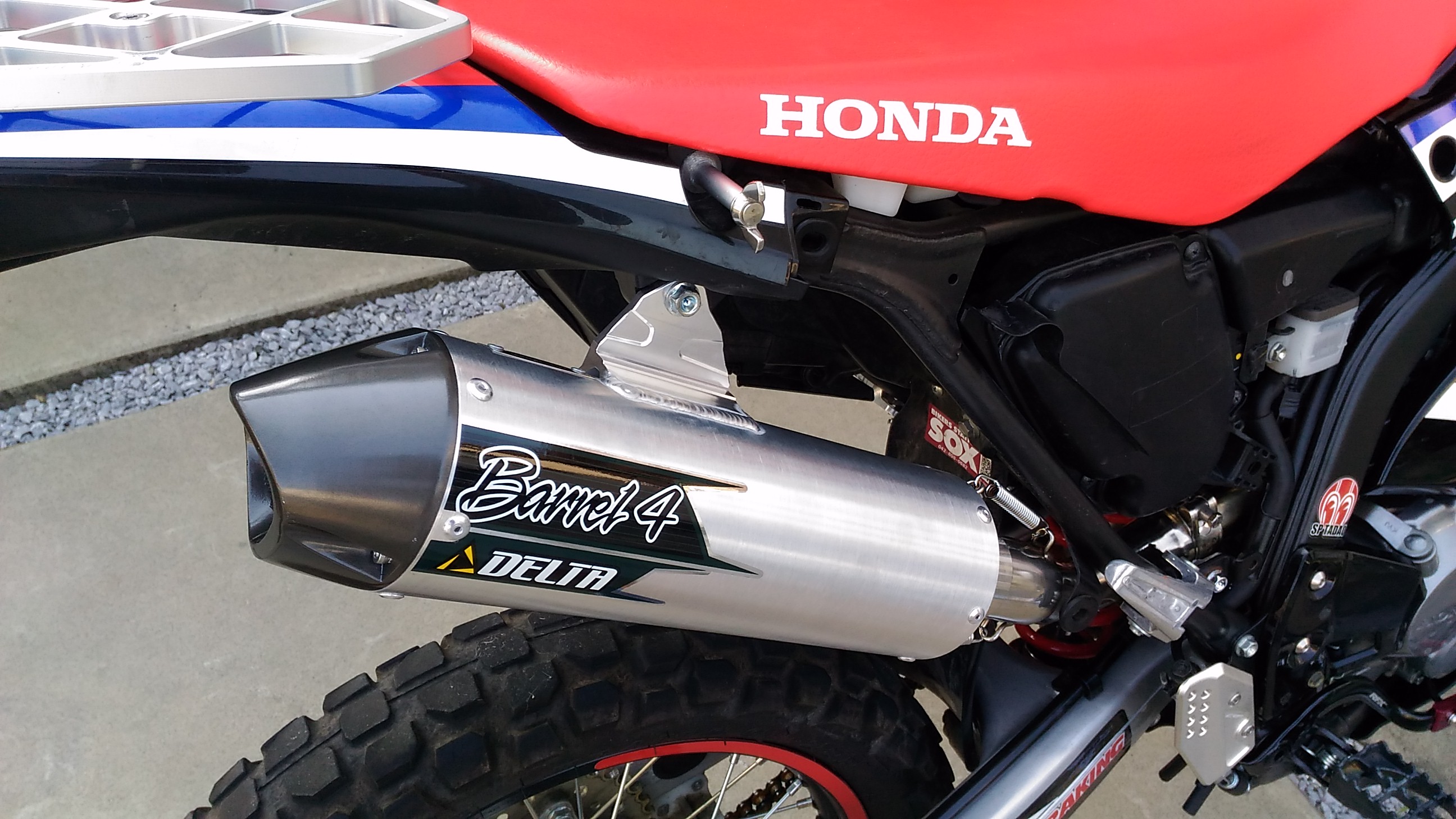 DELTA-Barrel4SサイレンサーをCRF250RALLYに装着！ラリーにデルタ