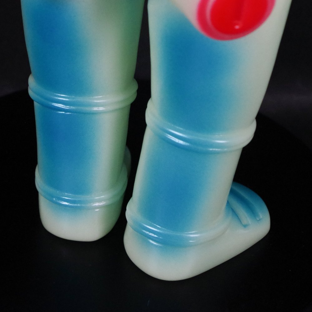 3月9日(日)より販売開始】【ブルマァク】キングジョー(蓄光ブルー)が