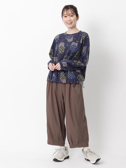 レーヨンナイロンストレッチ フラワーワンポイント刺繍コクーンパンツ