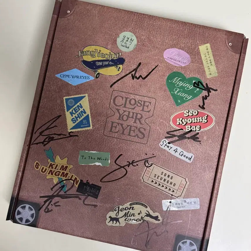 Close Your Eyes – HALLYUSUPERSTORE