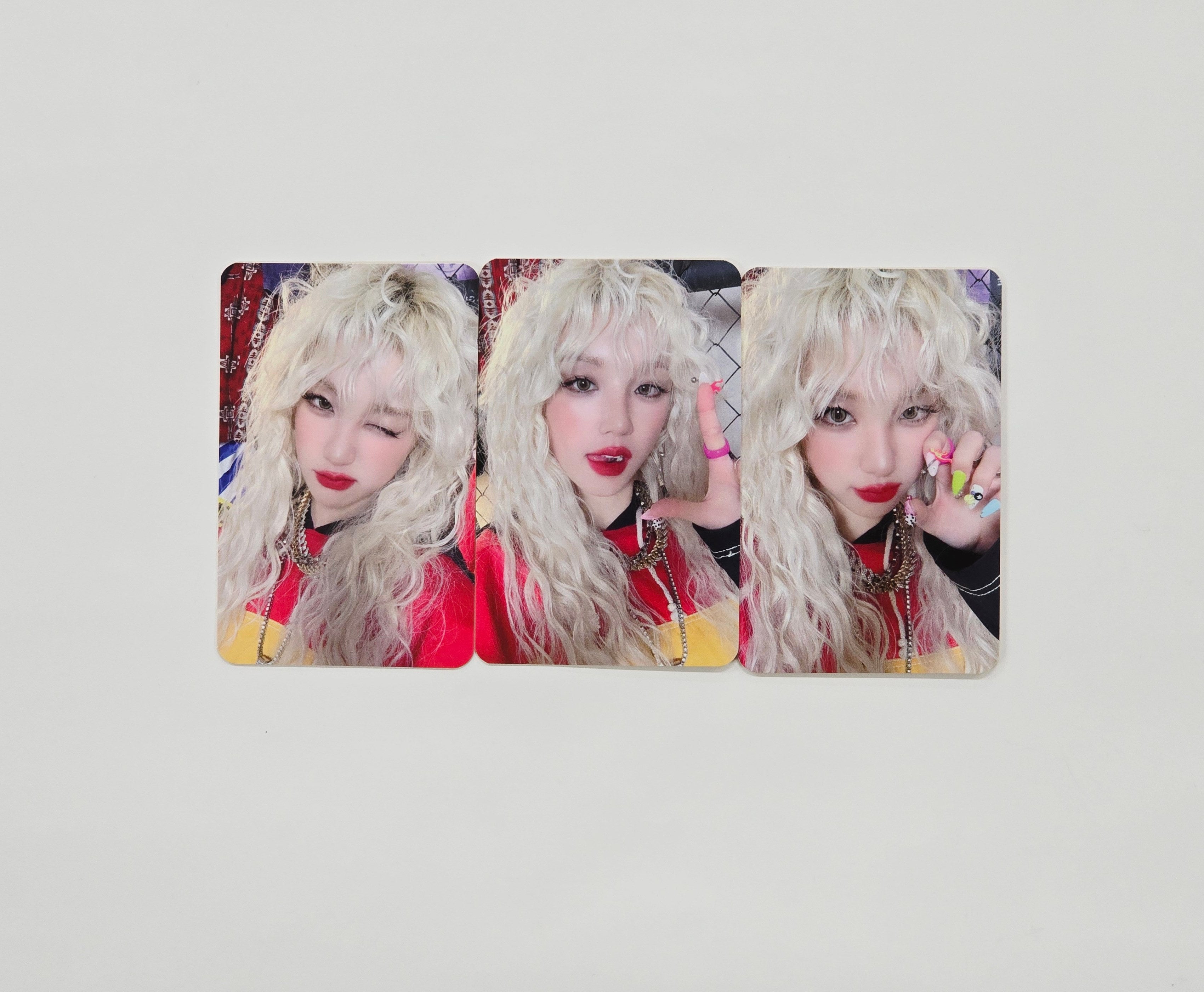 ソヨン idle (G)I-DLE サイン入りチェキ ソヨン idle (G)I-DLE サイン