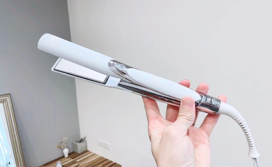 新作】リファストレートアイロンプロの違いは？リニューアル点を美容師