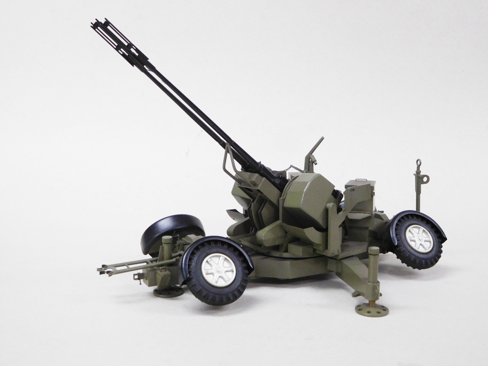 今日はミリタリーモデルです。 エリコン社 35mm2連装高射機関砲
