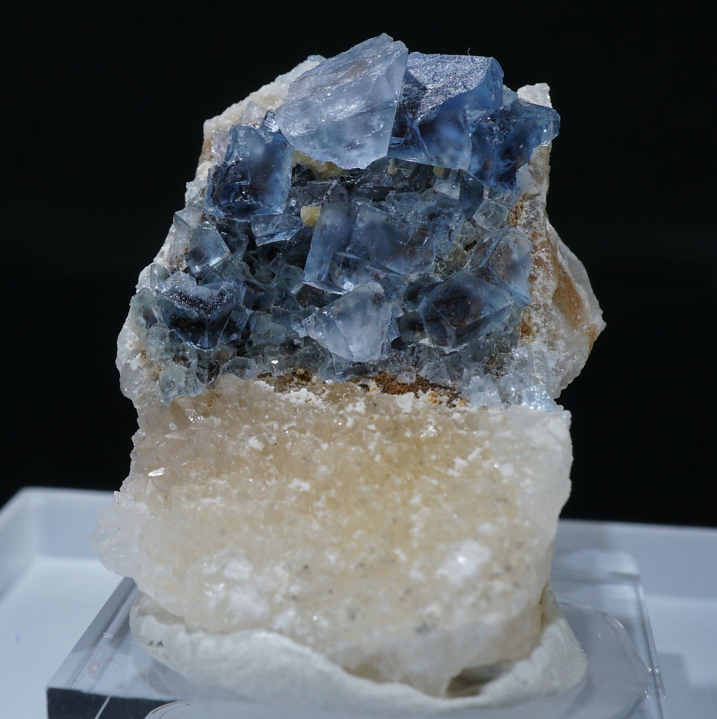 フランス La Barre(ラバール)産 フローライト – 天然石ハッピーギフト