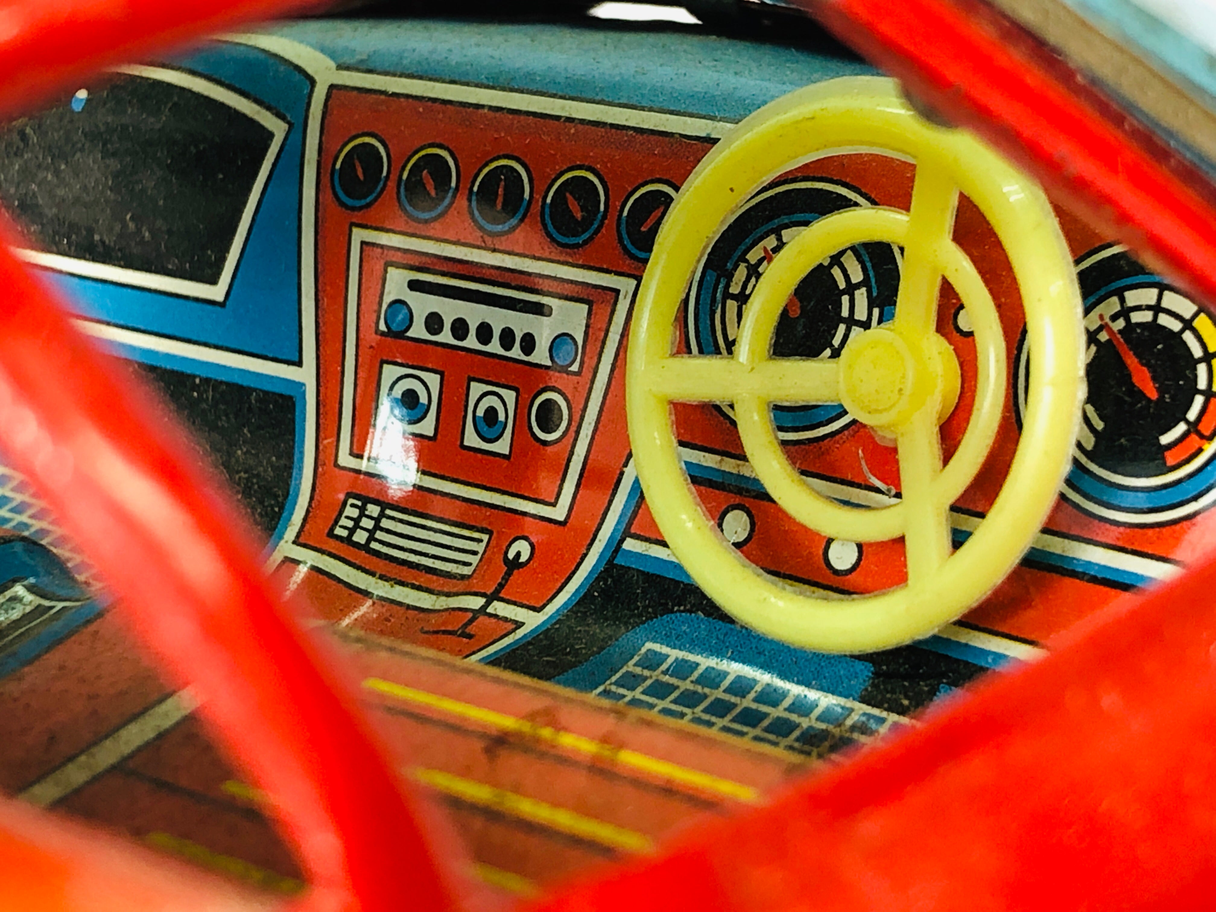 Y4934 TIN TOY Toyota 2000GT sports car Ichiko box Japan antique