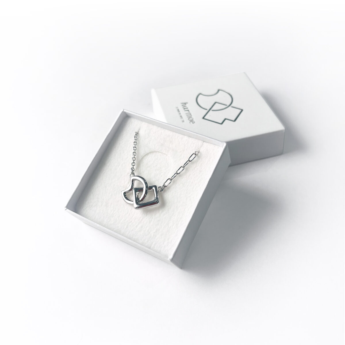 デビュー3周年メモリアルグッズ「ネックレス ~produced by harmoe~」FC