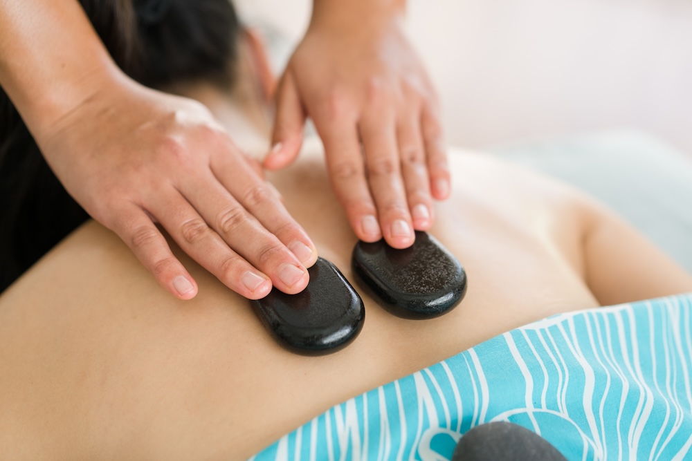 ホットストーンマッサージ | ハワイマッサージクリニック