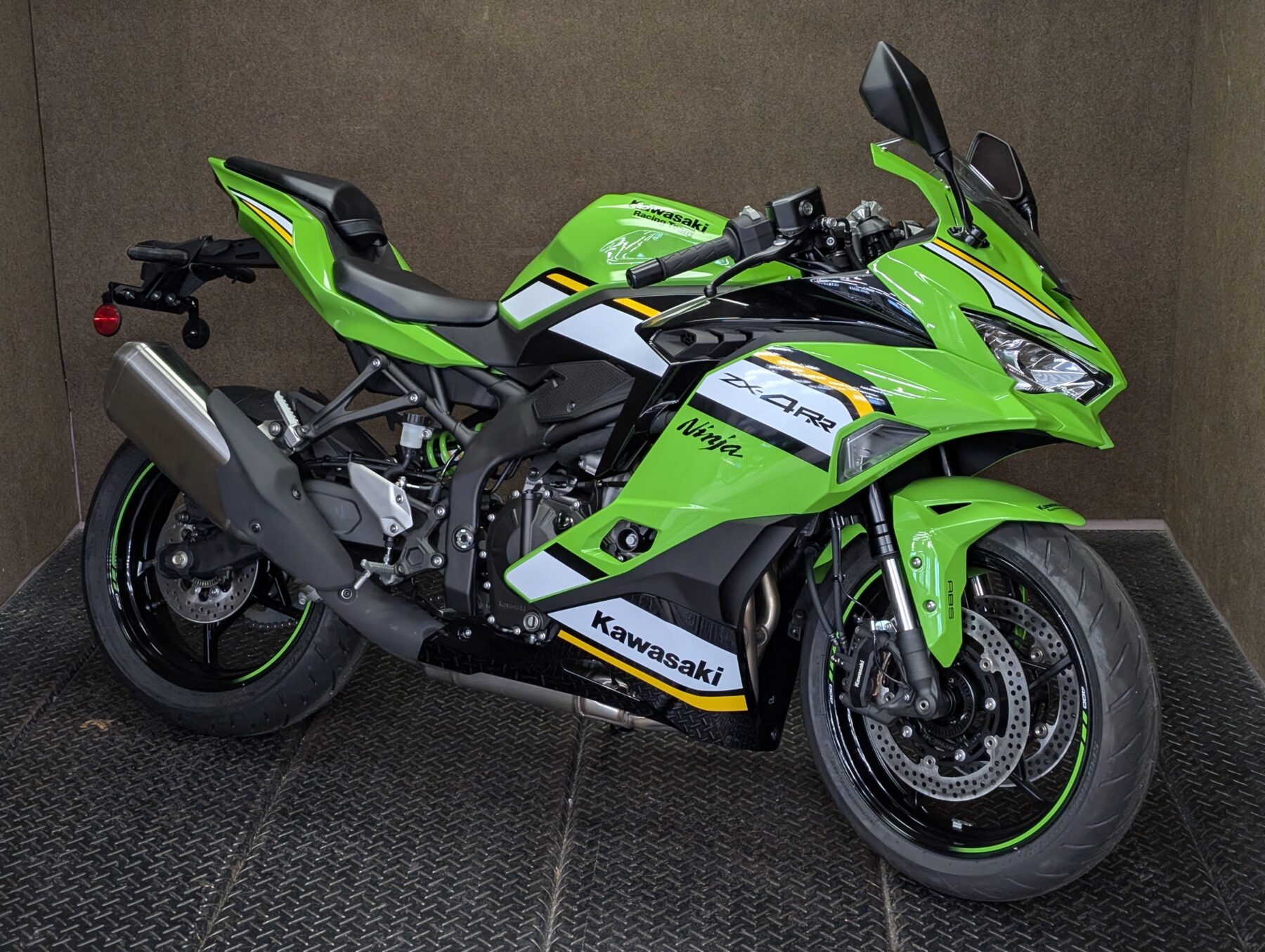 カワサキ Ninja ZX-4RRの咆哮！ ラスト①台！｜バイク・自転車の購入