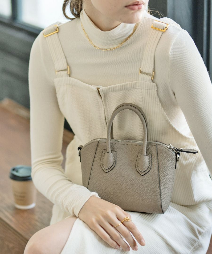 000000000819-32.jpg?size=m&w=