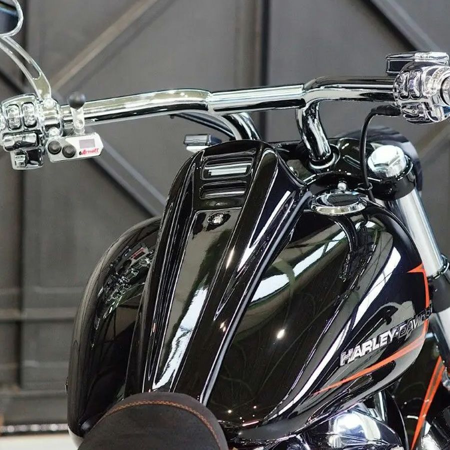 ローライダーST、ブレイクアウト メーターダッシュパネル ノイズ