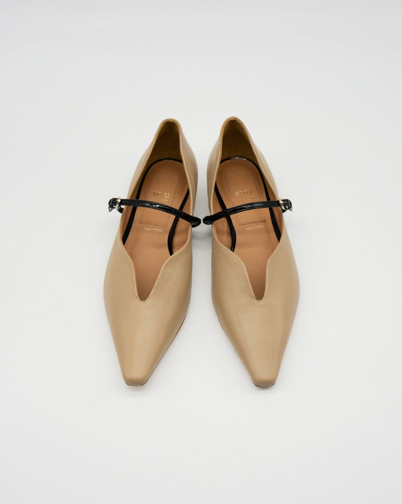 Kate beige メリージェーン ポインテッド パンプス ベージュ - HENRI