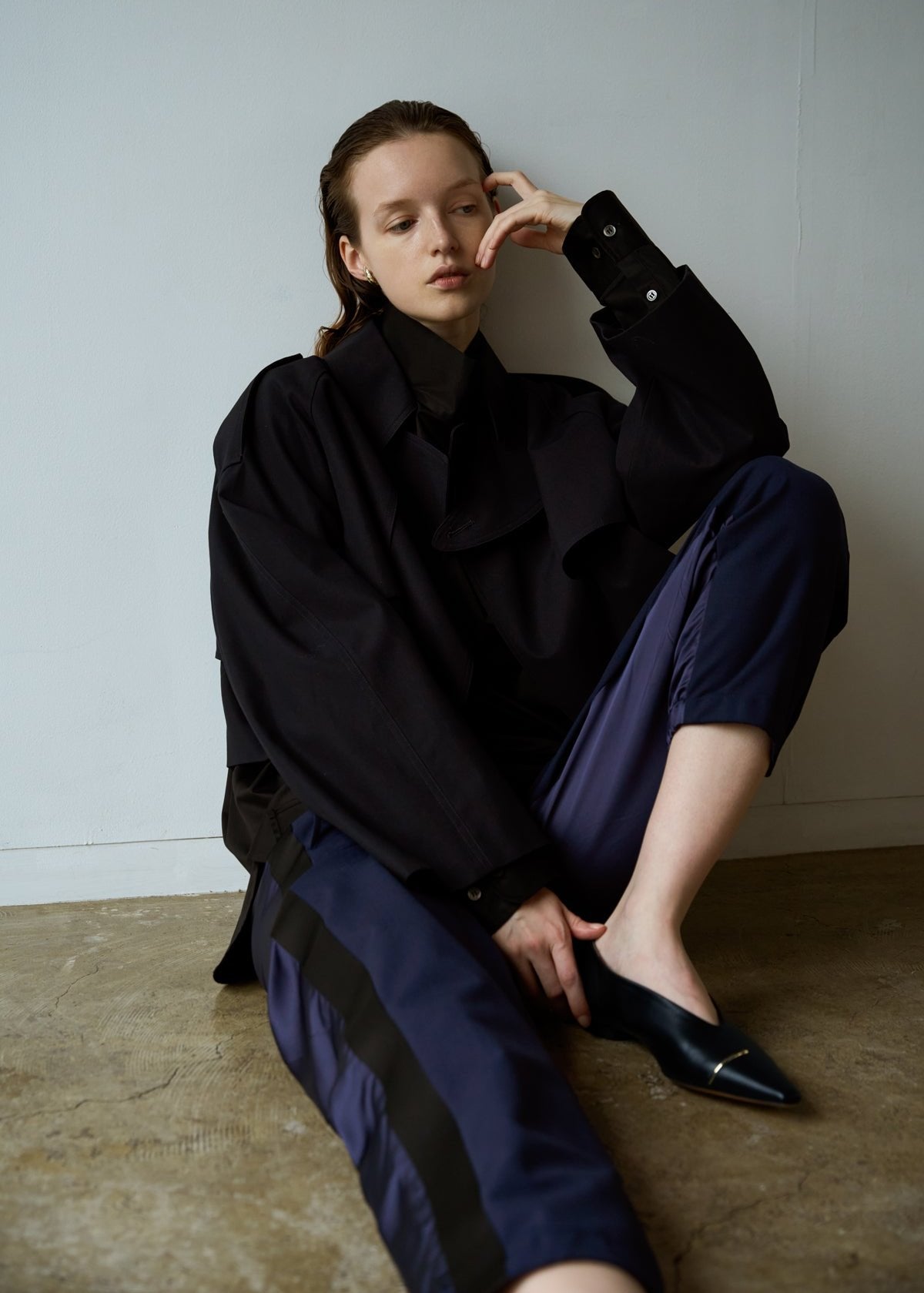 Eileen black メタル付きフラットパンプス ブラック - HENRI EN VARGO