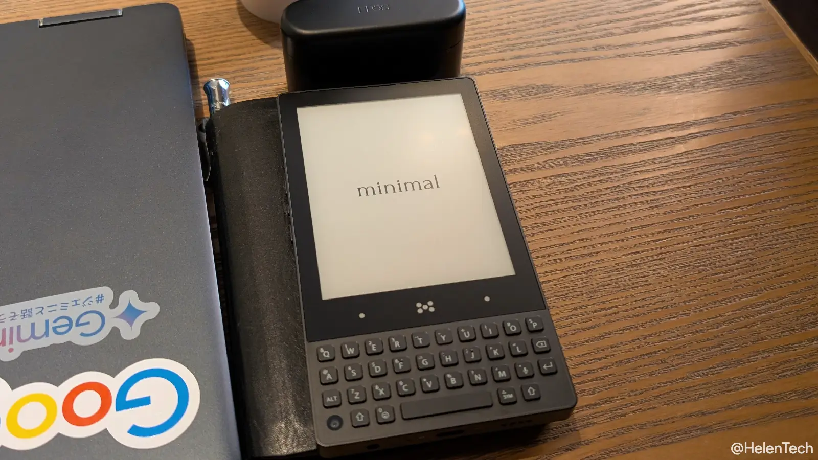 Minimal Phone (MP01) を実機レビュー。E-Ink と物理キーボードは良い
