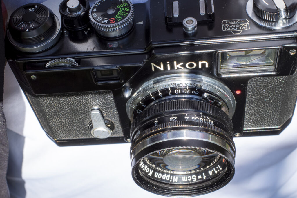 LeicaとNikon】フィルムレンジファインダーカメラ4台を比較 | Film Sketch