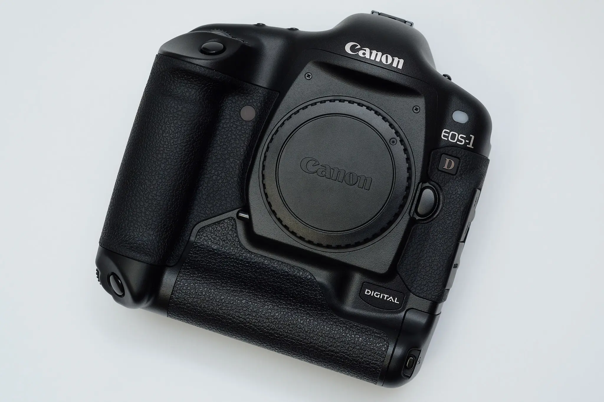 Canon EOS-1D 初代 CCDモデル、まさかの新品!? | 下手のライカ好き