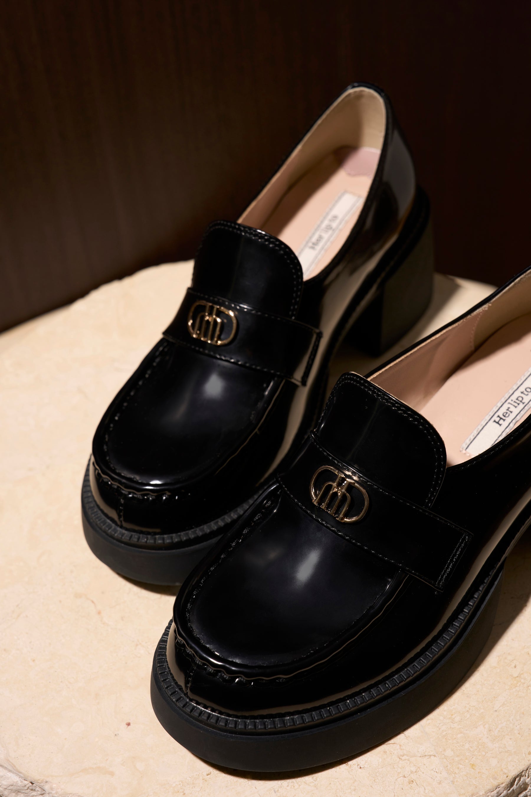 新色】Trois Logo Loafers