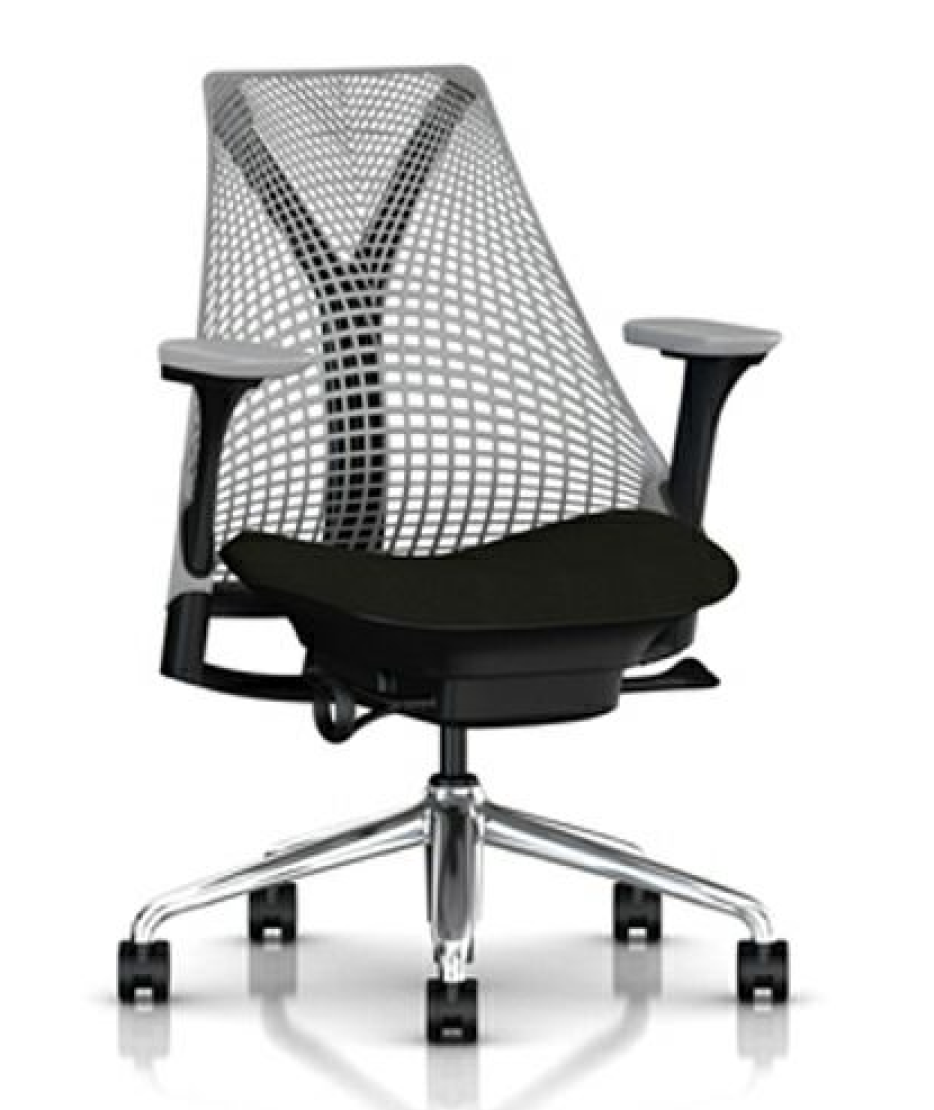 セイルチェア - ブラックフレーム/ポリッシュドベース | ハーマン