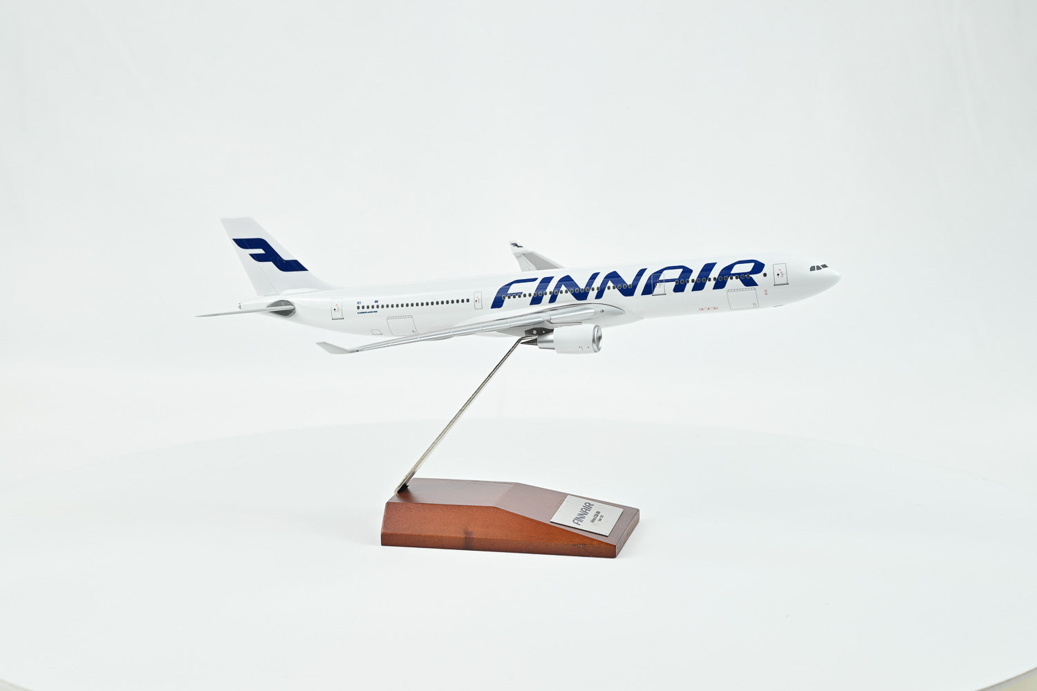 Finnair Airbus A330-300 1:200 Scale Model – HeroPlane