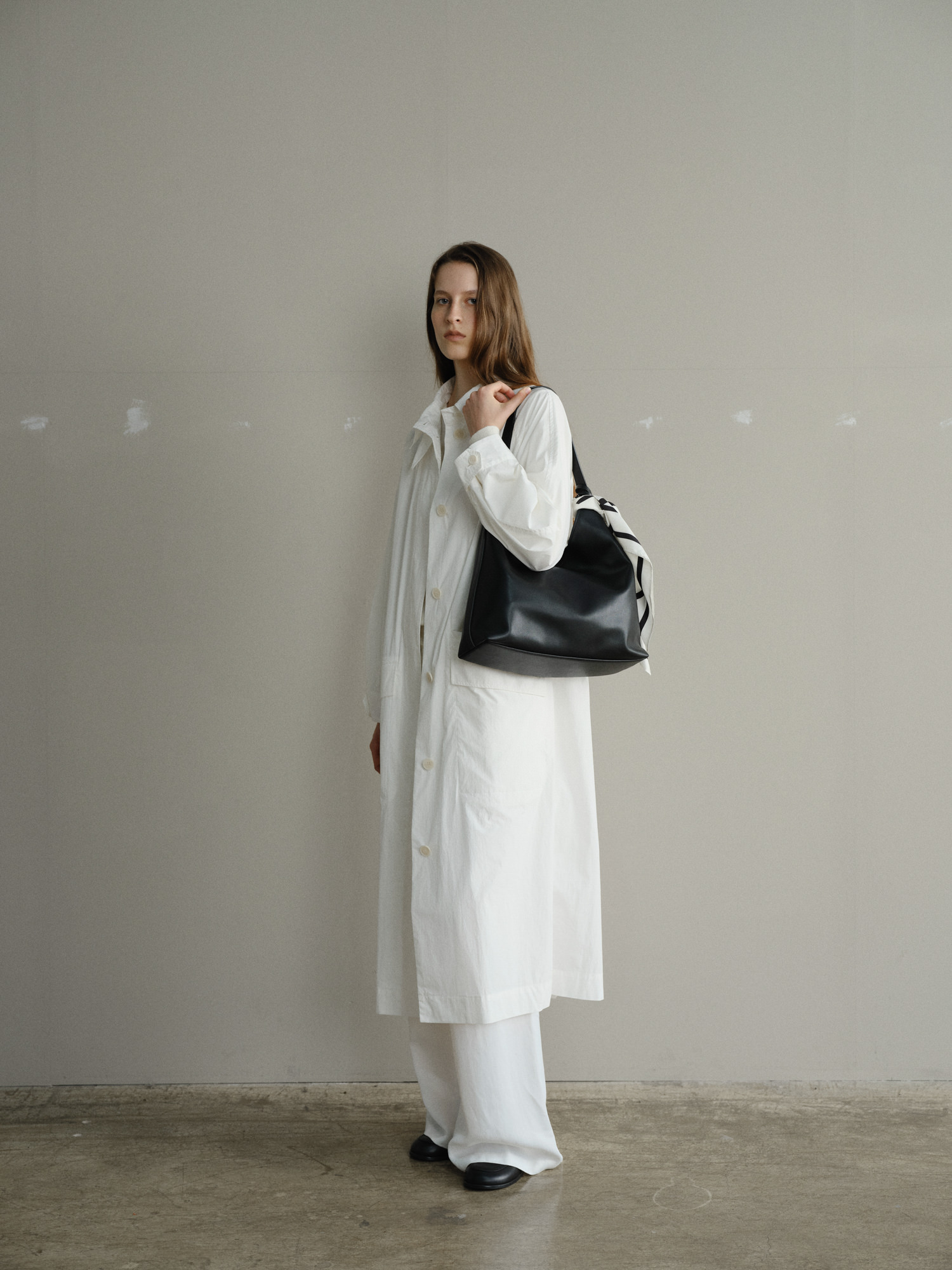 ROH SEOUL STORE - Pulpy hobo bag Black - ROH SEOUL