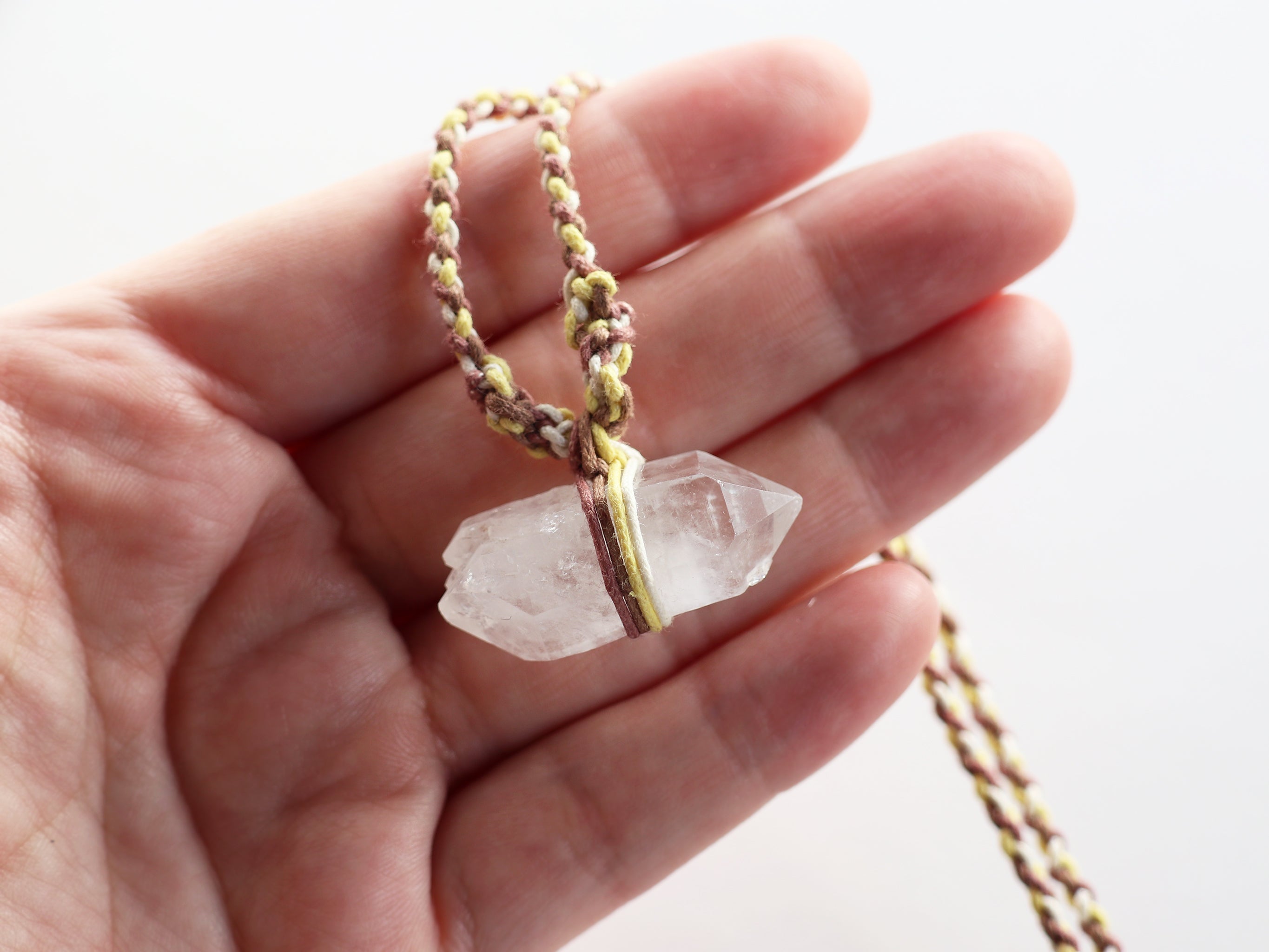 ガネーシュヒマール産ダブルポイント水晶原石のマクラメネックレスPN