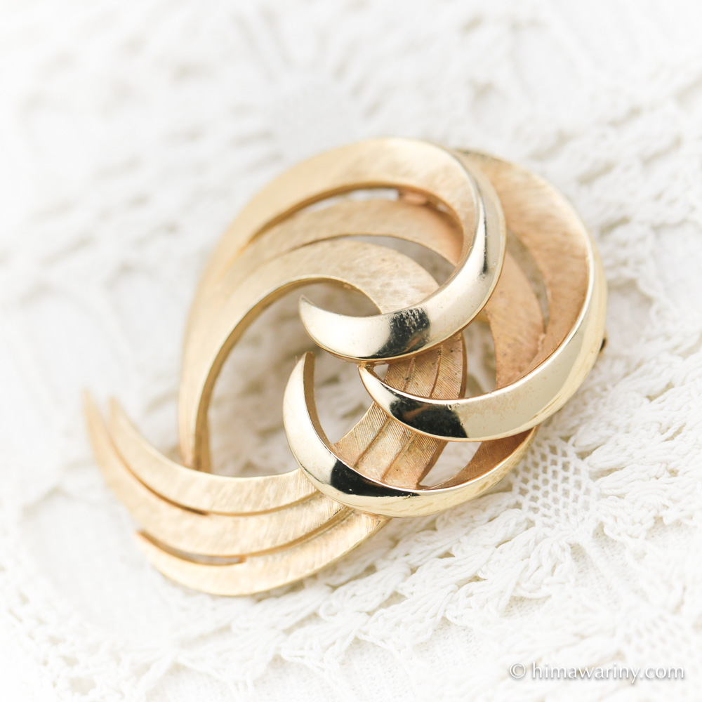 Trifari トリファリ-ゴールデン・ウェイブ・ヴィンテージ・ブローチ