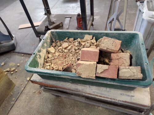 蓄熱ストーブの解体を行う | himiel stove