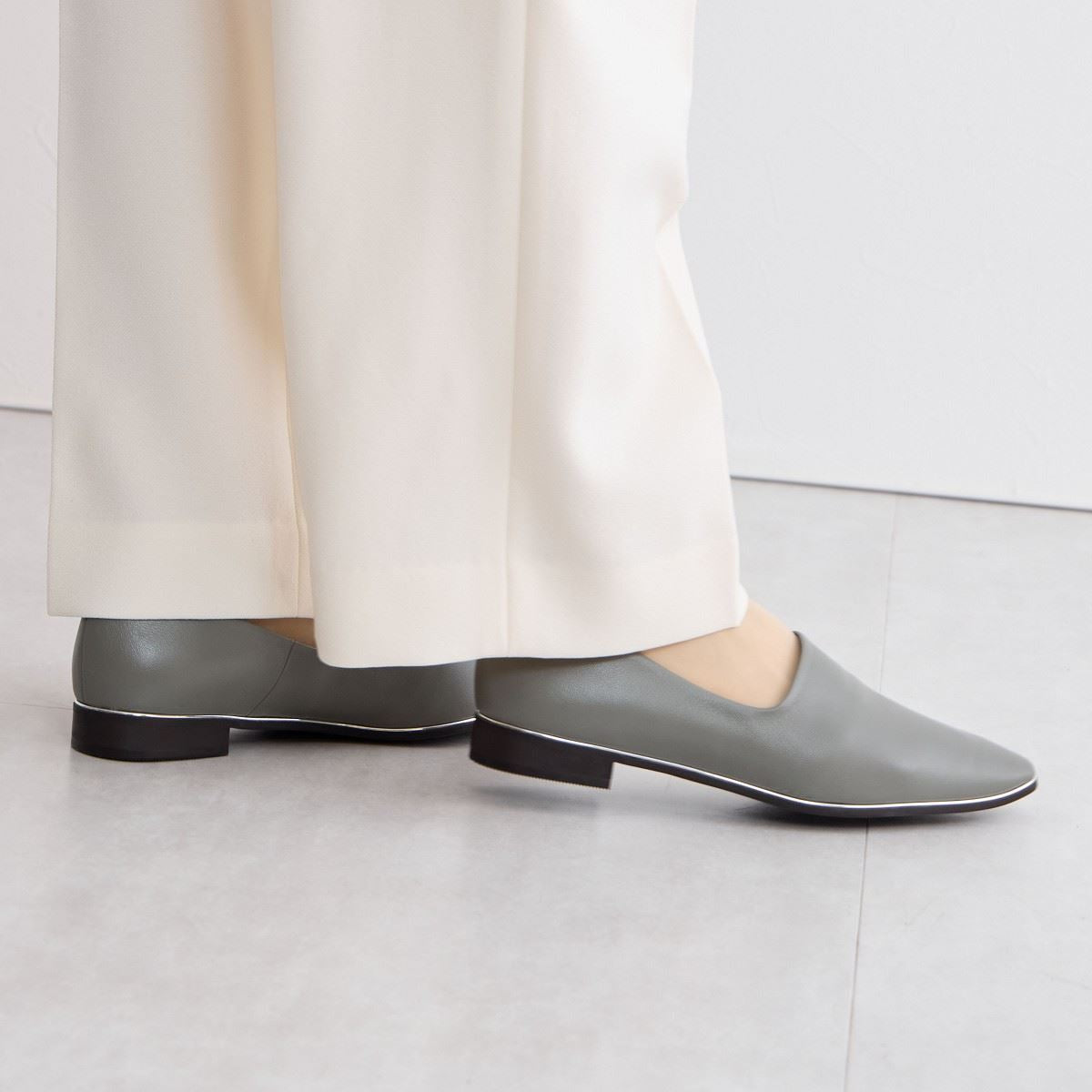 SALE】メタルラインソフトレザーフラットパンプス/621301