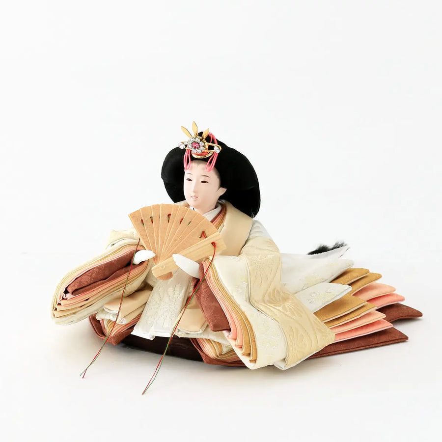 娘の笑顔が楽しみ 黄色という同一系色の雛人形【Flower Girl うい雛