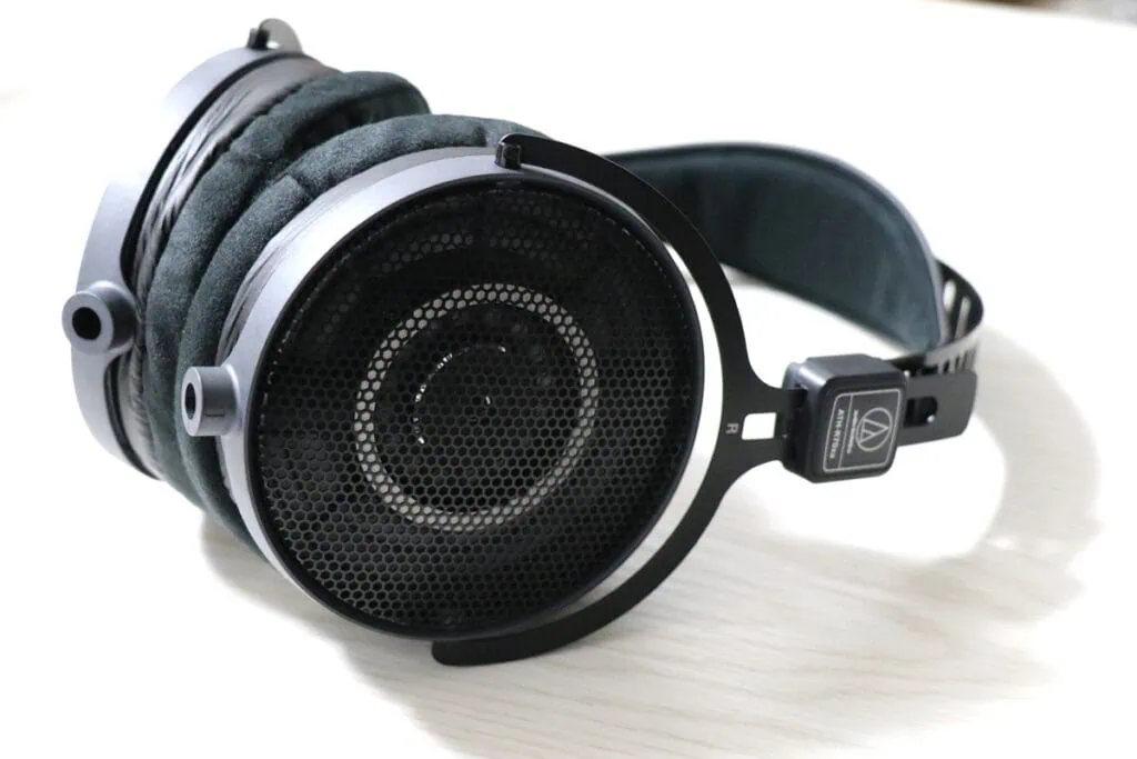 audio technica ATH-R70xaをレビュー。正確なサウンドと快適な付け心地