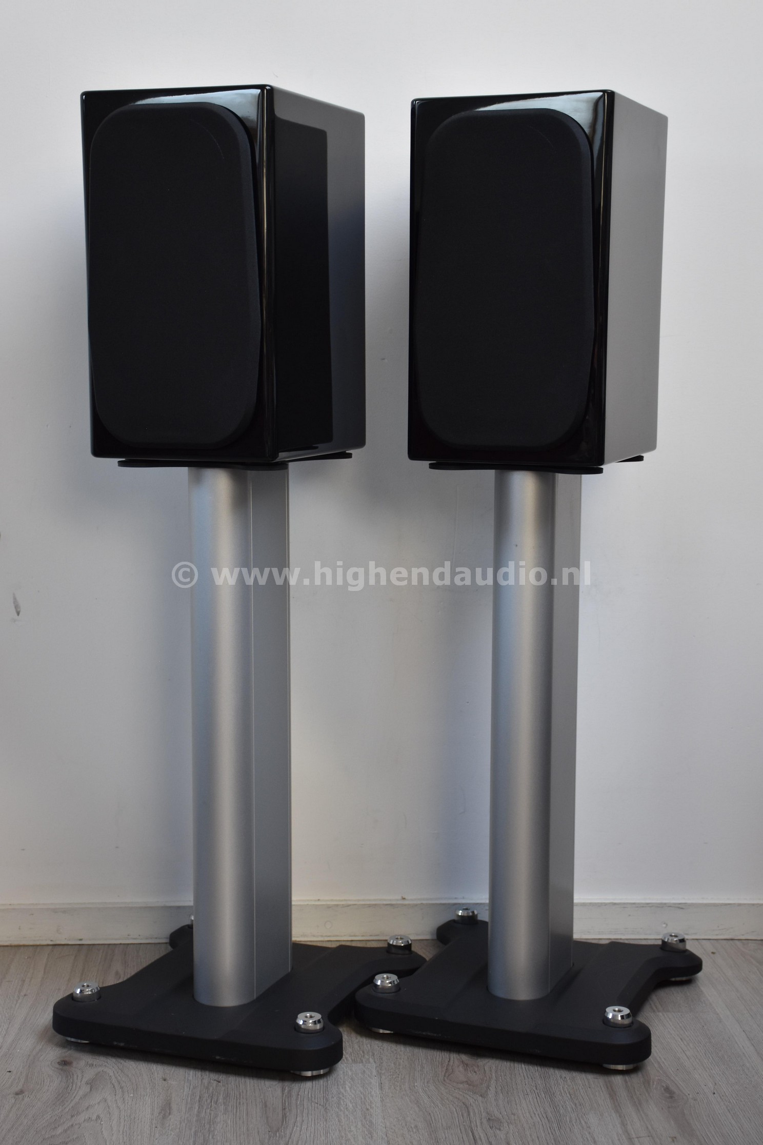 Monitor Audio Gold Signature 10 -with original stands- Highendaudio.nl