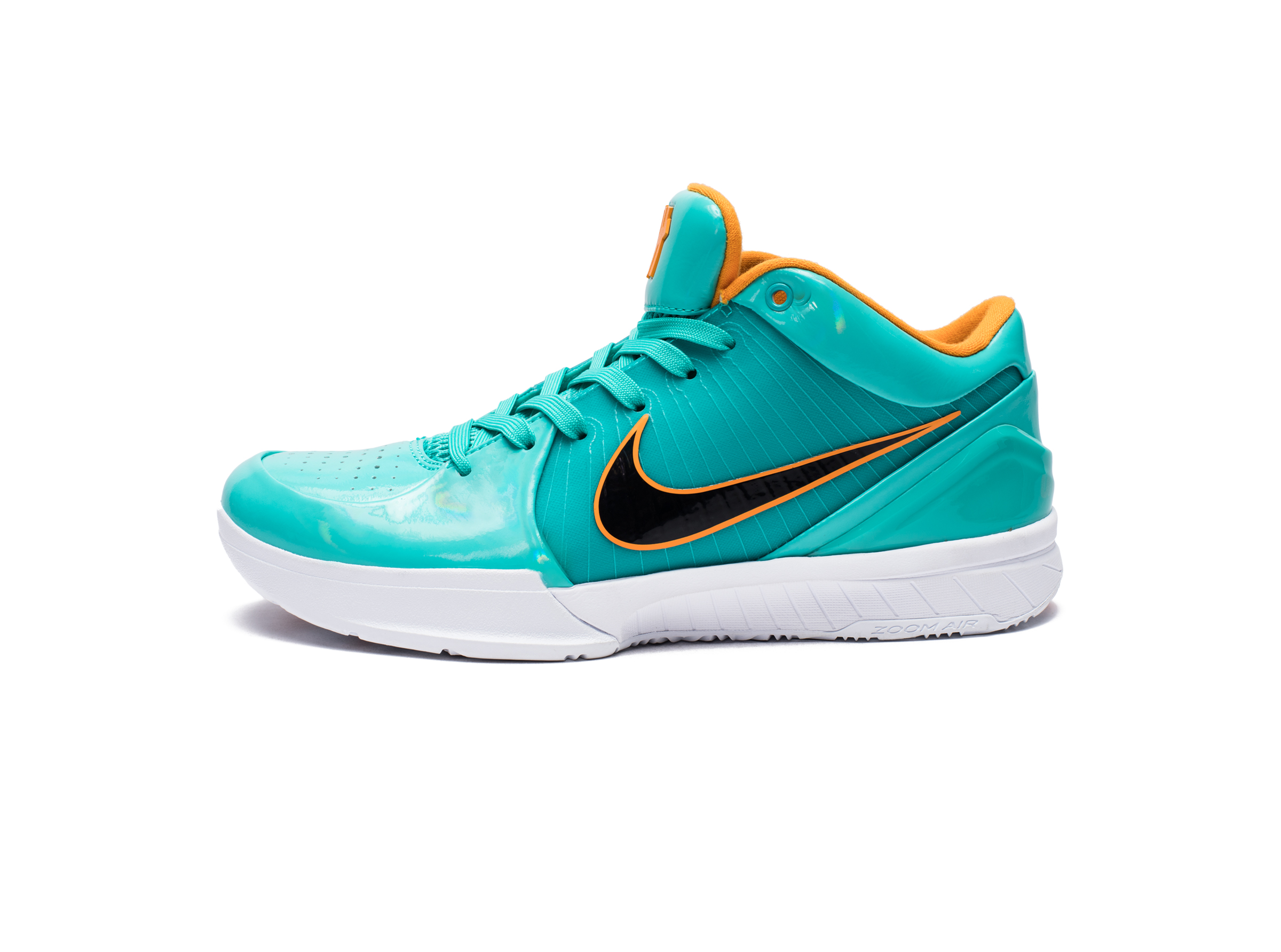 UNDEFEATED×NIKE名作コービー4、復刻 | HIGHSNOBIETY.JP（ハイスノバ