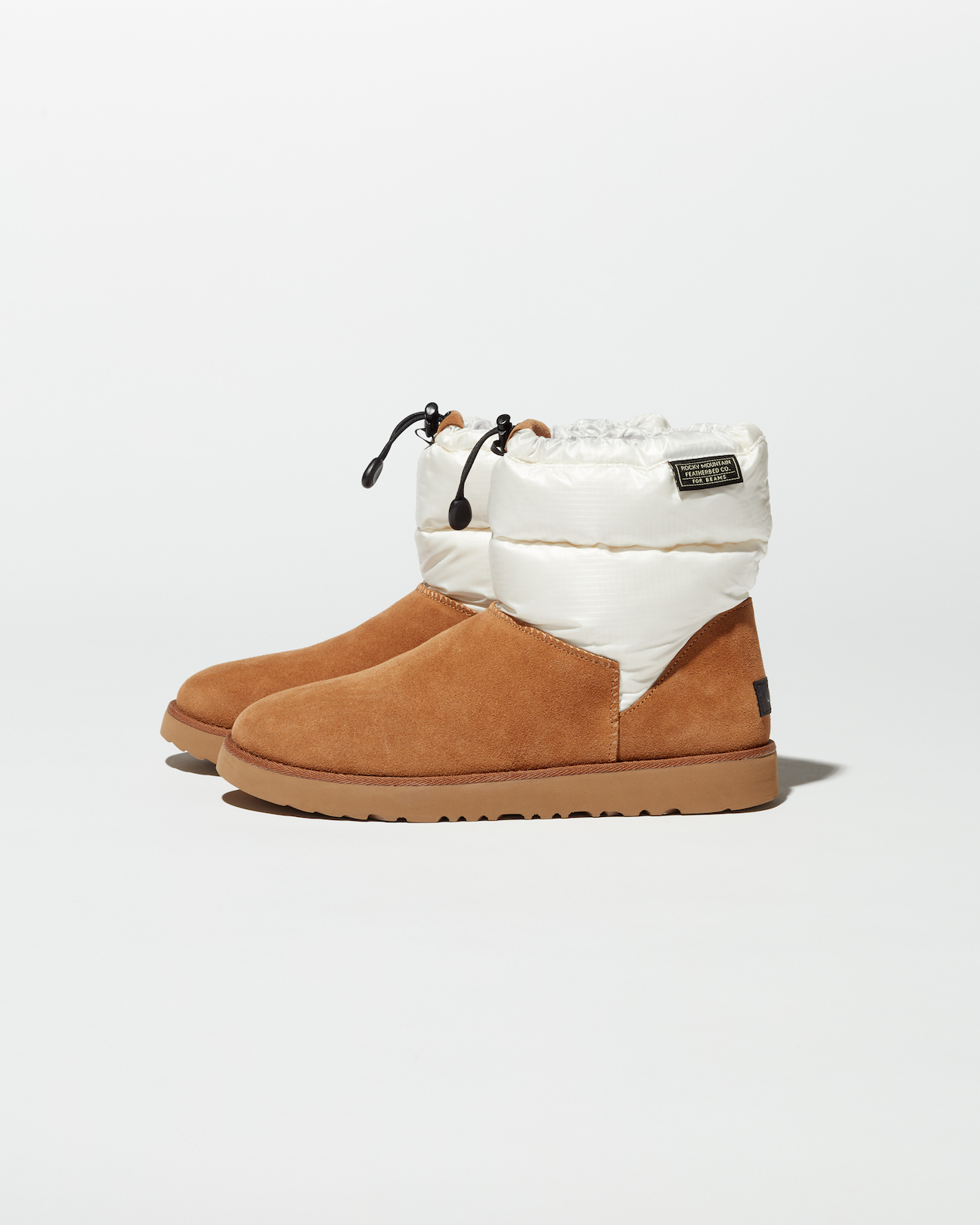 UGG® × Rocky Mountain Featherbed × BEAMS、トリプルコラボブーツが