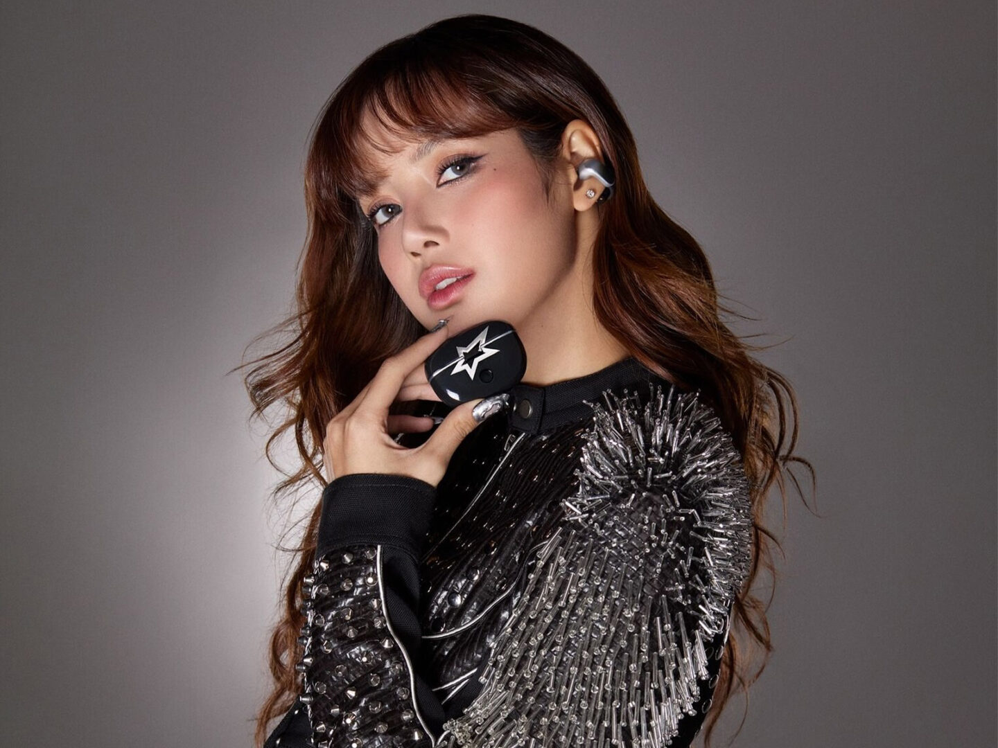 LISA endorses a limited edition Bose Ultra Open Earbuds - HIGHXTAR.