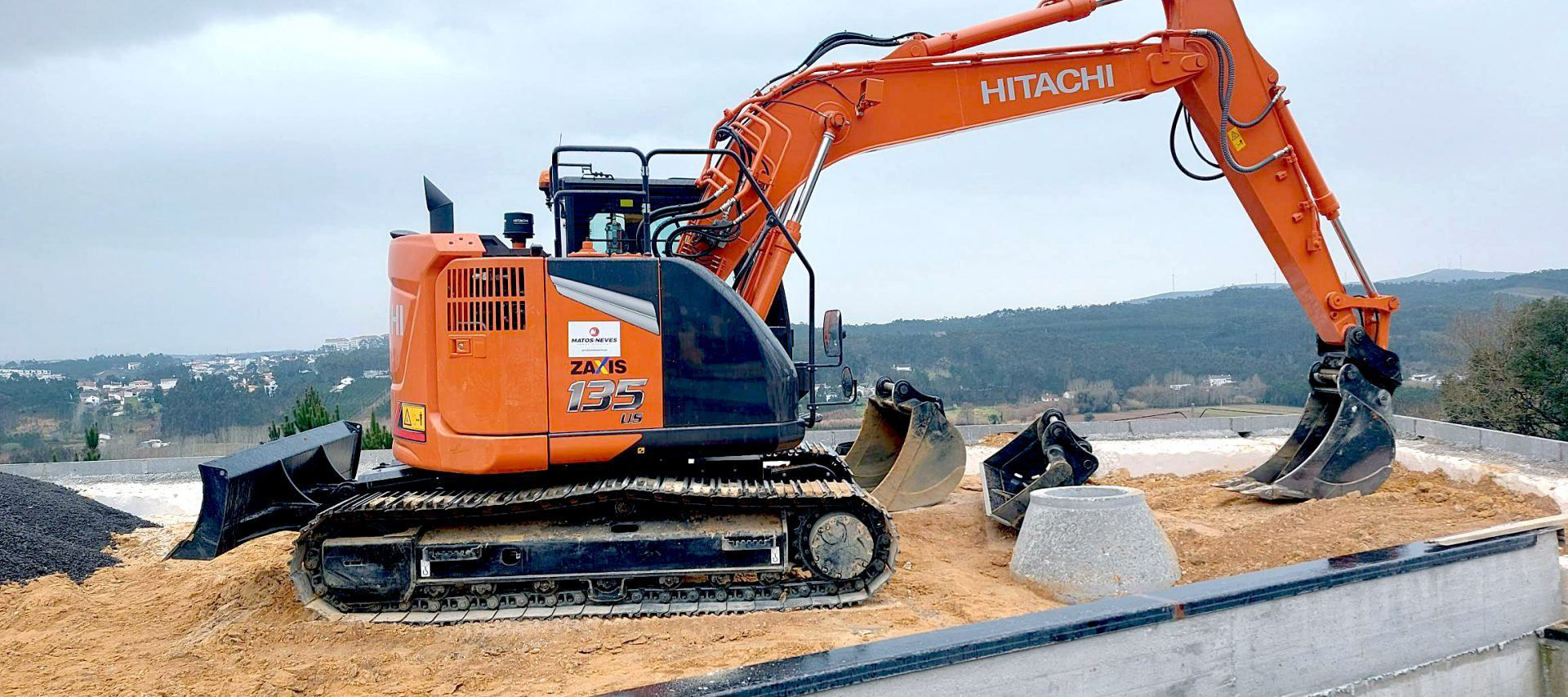 Construction and Earthmoving company Matos & Neves adds new