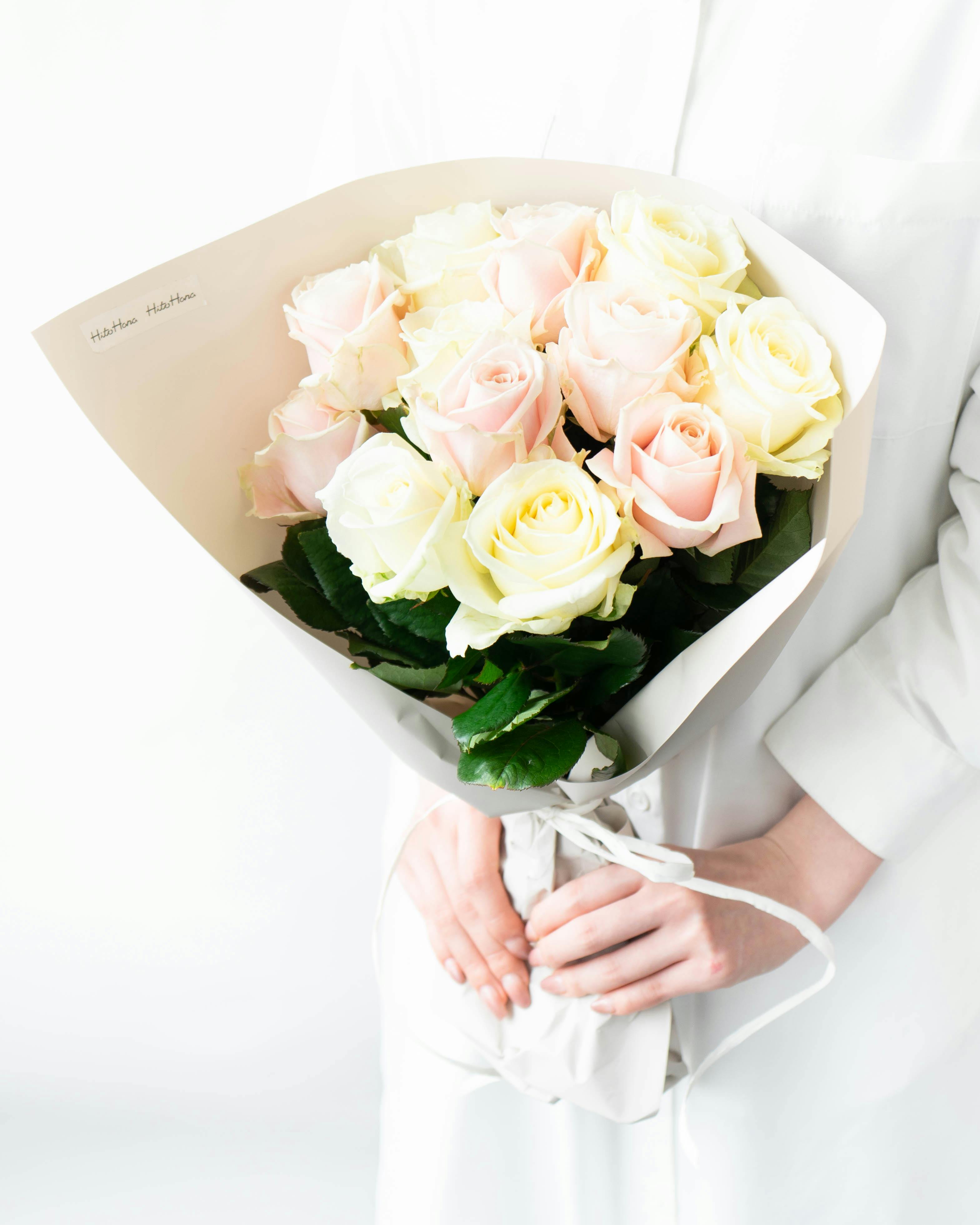 産地直送 バラ アバランチェミックス 12本束／滋賀 國枝バラ園からお