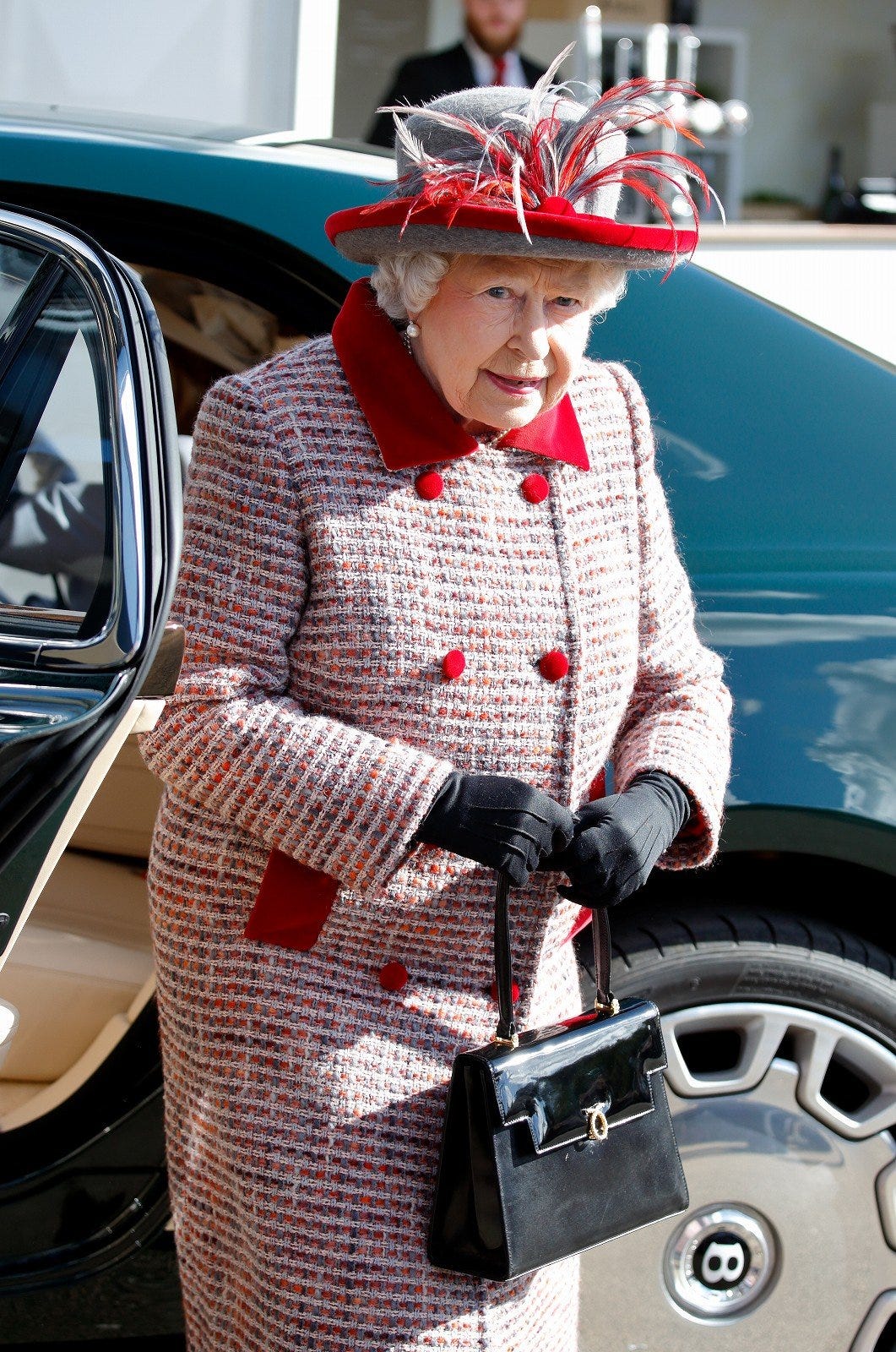 英国王室の公用車がオークションに出品！ エリザベス女王のベントレーも