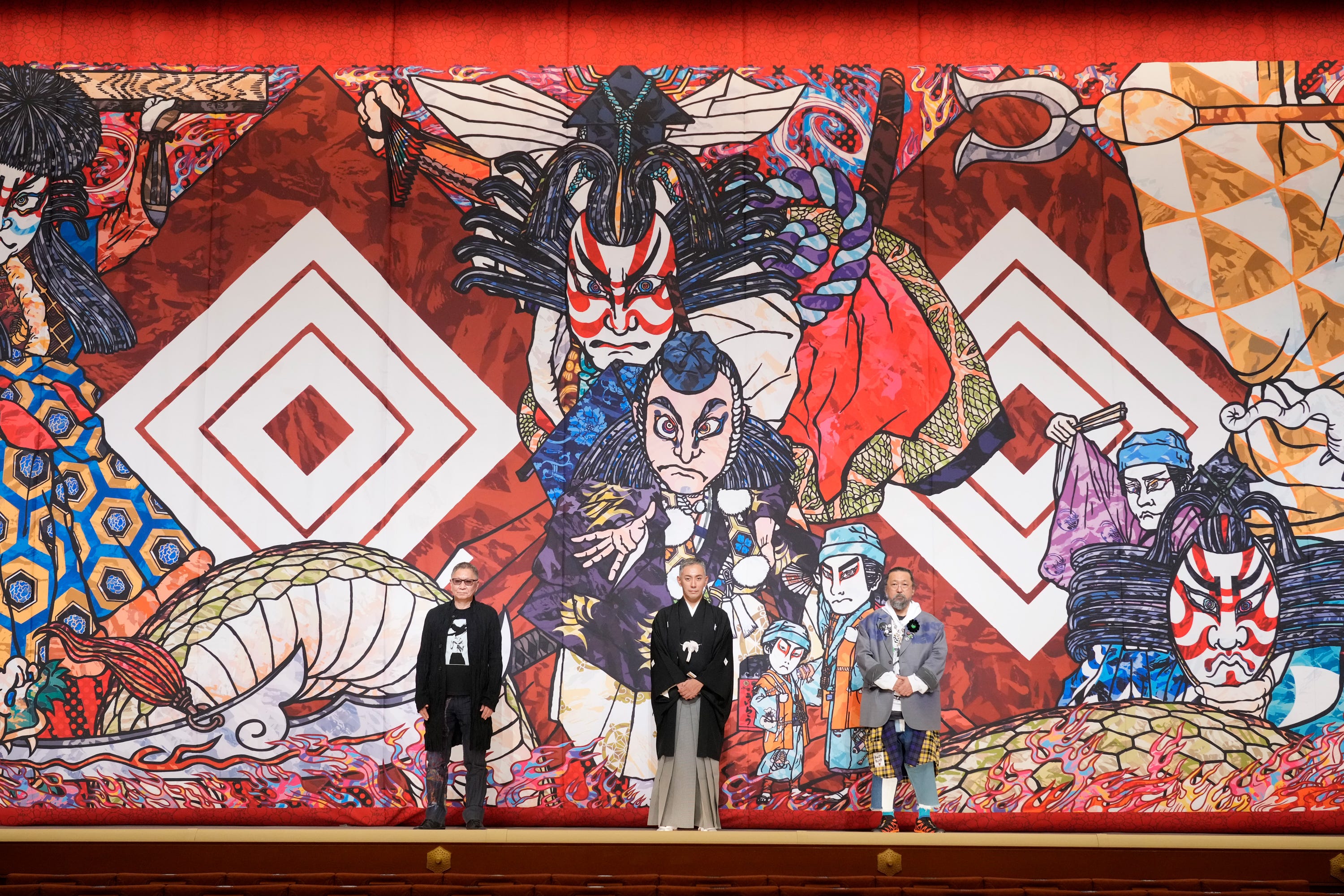 十三代目市川團十郎白猿の襲名を祝い、村上隆が「祝幕」を描いた