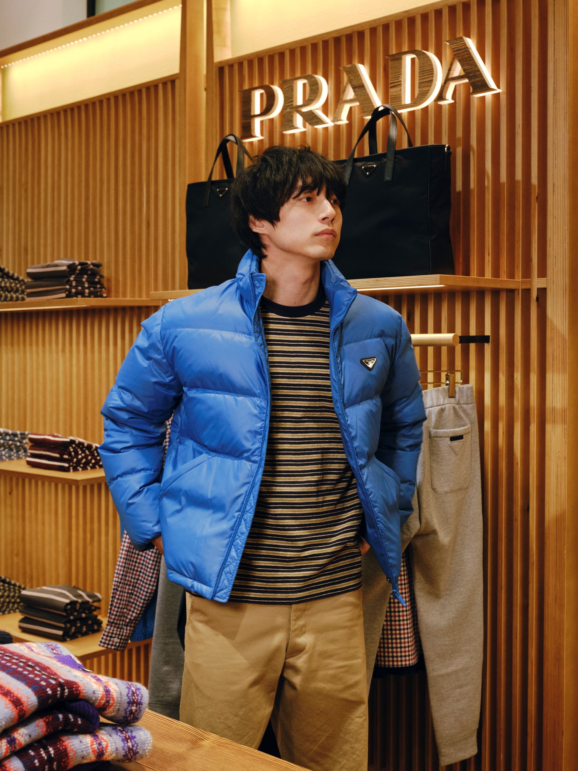 坂口健太郎がナビゲート！「プラダ メンズポップアップストア」で