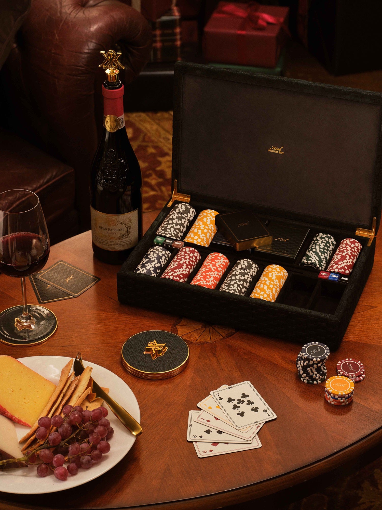 キスのホリデーコレクション発売、ピクサーやガンプラコラボも